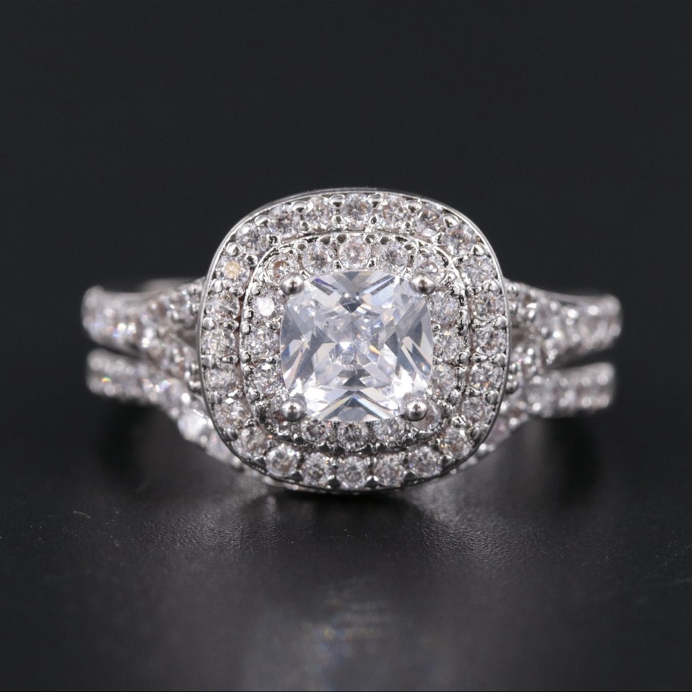 NWOT Orchid CZ Bridal Ring Set Silver-tone Cushion Setting Costume Jewelry Halo
